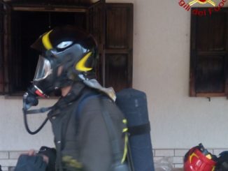 Perugia, incendio abitazione a Monte la Guardia, tre squadre dei vigili del fuoco sul posto
