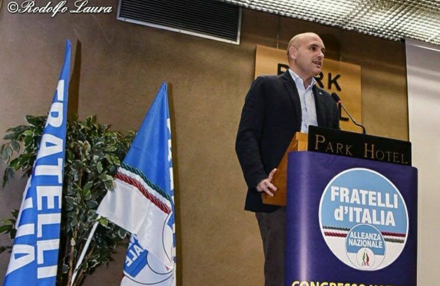 Uso improprio della fascia tricolore, Fratelli d'Italia Assisi contro il  sindaco - Assisi News