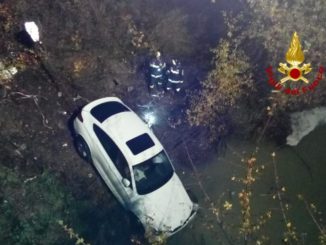Incidente stradale a Fabro, auto finisce fuori strada