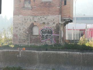 Deturpata la “Casina Piceller” tra Ponte San Giovanni e Collestrada