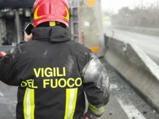 Umbria divisa in due, per un autocarro ribaltato sulla E45, ferito autista