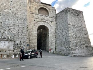 Minaccia l'ex marito della compagna, arrestato un 55enne a Perugia