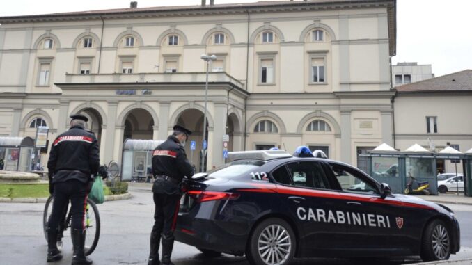 Perugia, perquisito un veicolo, il guidatore aveva una dose di cocaina, mentre tre automobilisti sprovvisti della copertura assicurativa. 