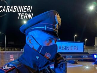 Divieto avvicinamento all'ex moglie, ma le si presenta a casa, arrestato un 40enne a Terni, dopo la chiamata della donna ai Carabinieri