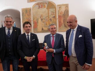 Consegnato il Baiocco d’oro del Comune di Perugia al professore Marco Carini