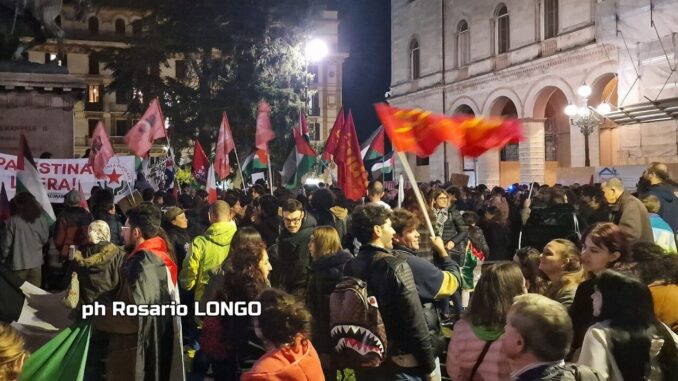 Sit-in pro Palestina, piazza piena di gente a Perugia, è solidarietà globale