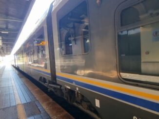 Momenti di paura su un treno diretto a Roma, esplosione ma nessun ferito
