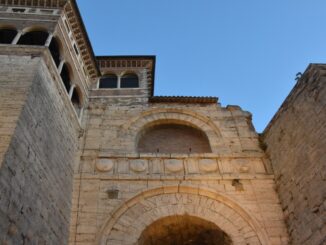 Radici di pietra, le mura etrusche e Umbria Antica Festival