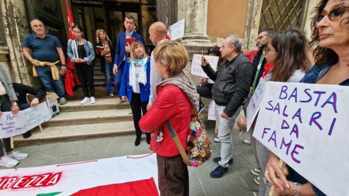 Trasporto di farmaci e pazienti, operatori protestano, incontro a Palazzo