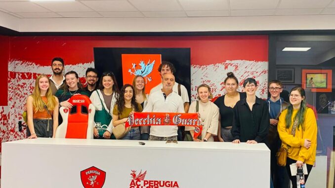 Studenti americani in visita al museo del Perugia Calcio
