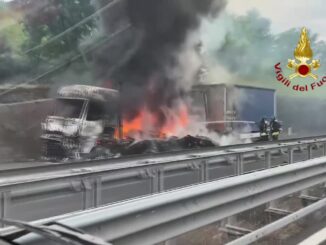 Autotreno in fiamme in A1 chiusa autostrada tra Fabro e Orvieto