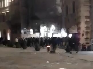 Schiaffi e bottigliate nella notte in centro a Perugia paura tra la gente
