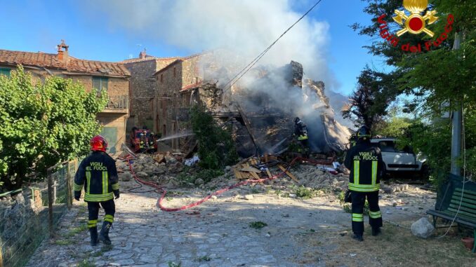 Esplosione devasta casa Pievelunga 75enne ferita forse fuga gas