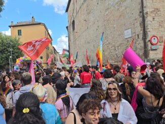 Umbria Pride colora Perugia: un’onda arcobaleno di diritti e dignità